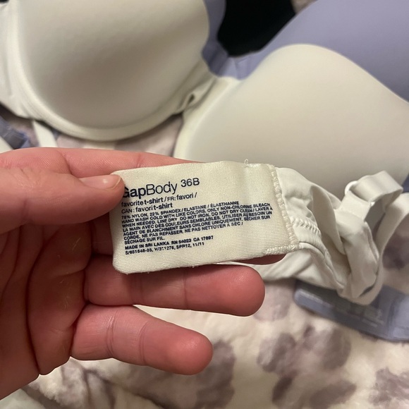 BUNDLE- Gap Body T-Shirt Bras - Picture 5 of 7